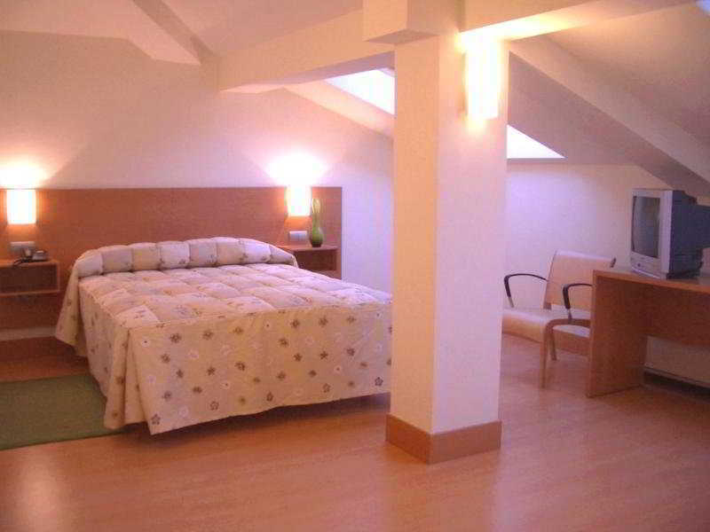 Hotel Jardines 2*